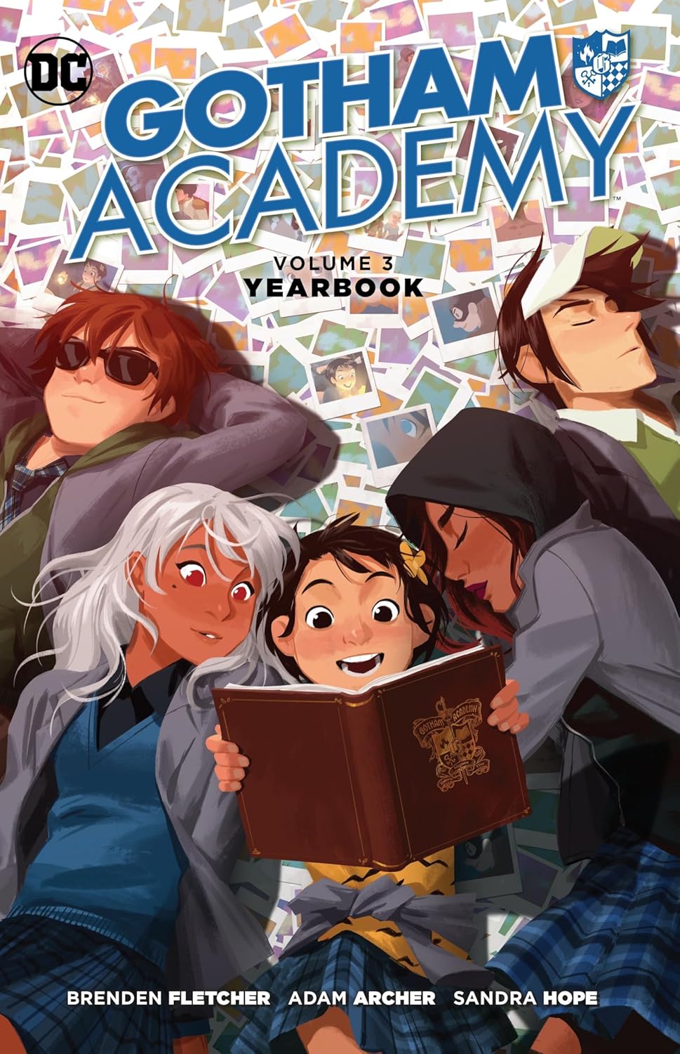 Gotham Academy Vol. 3: Yearbook (DC Comics)
Gotham Academy Vol. 3: Yearbook (DC Comics)