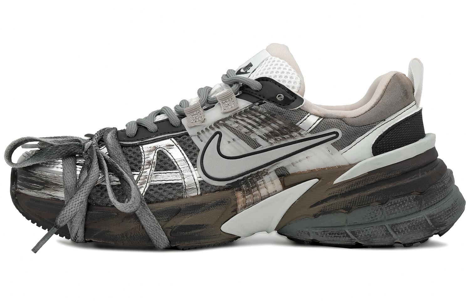 Кроссовки для бега V2K Run унисекс с низким верхом, черный, коричневый Nike
Кроссовки для бега V2K Run унисекс с низким верхом, черный, коричневый Nike