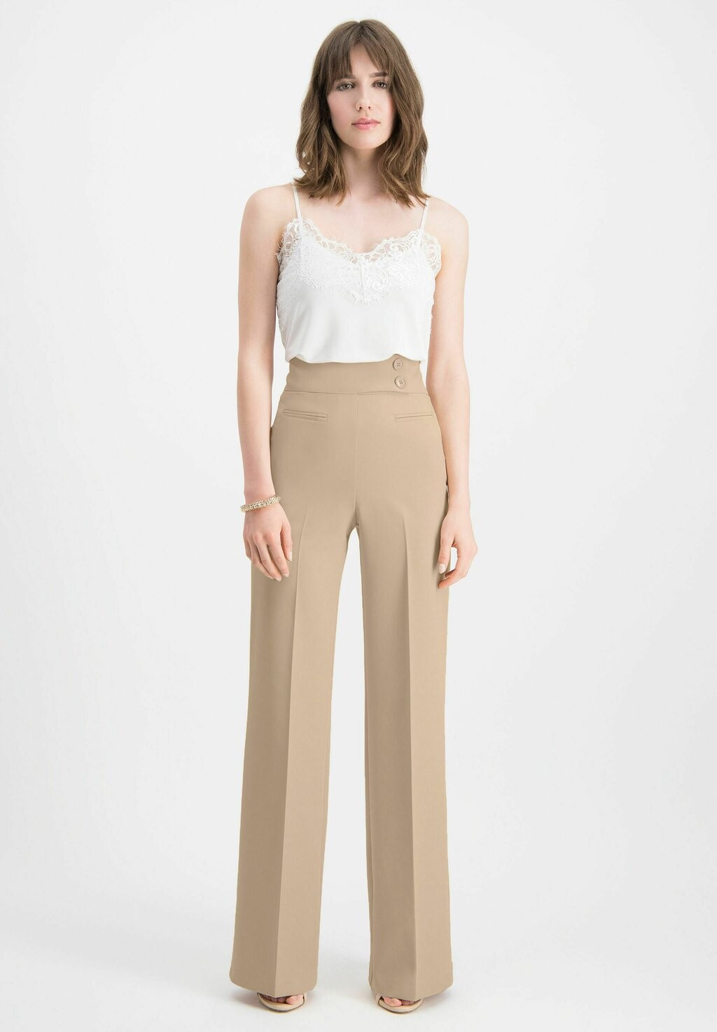 Брюки MARLENE COREANA Nicowa, цвет beige
Брюки MARLENE COREANA Nicowa, цвет beige