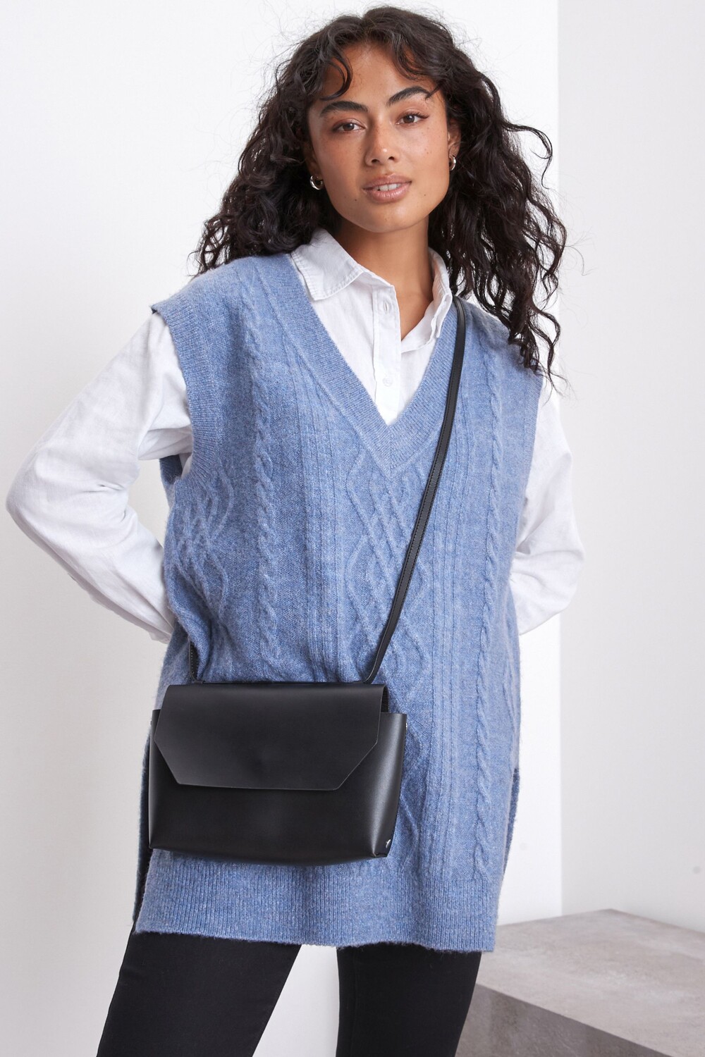 Футболка с V-образным вырезом и узором косой вязки Next, синий
Футболка с V-образным вырезом и узором косой вязки Next, синий