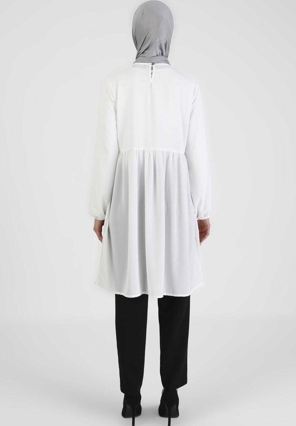 Туника TAVIN Modanisa, белый
Туника TAVIN Modanisa, белый