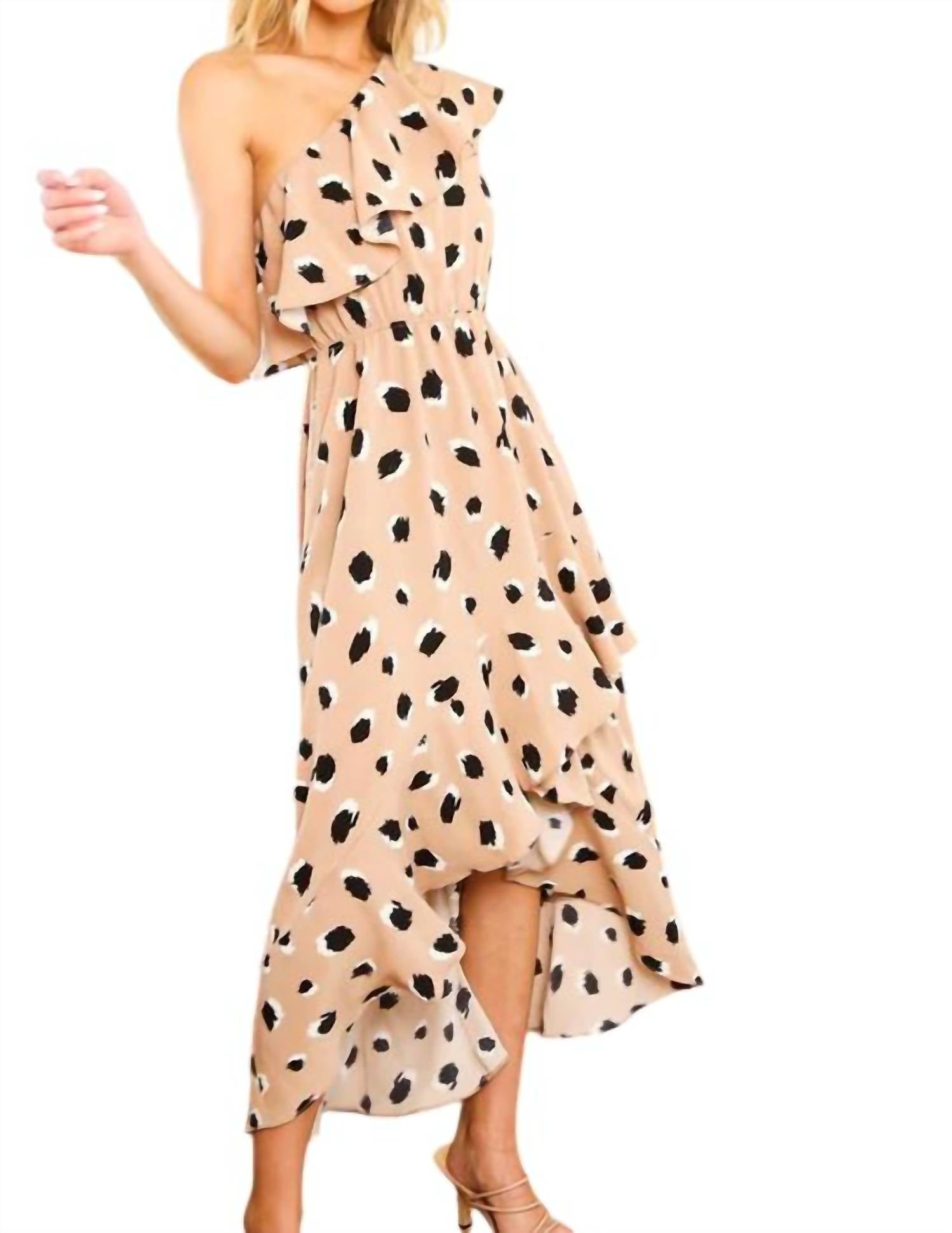 Платье с одним плечом и рюшами в цвете тау Vine & Love, Taupe
Платье с одним плечом и рюшами в цвете тау Vine & Love, Taupe