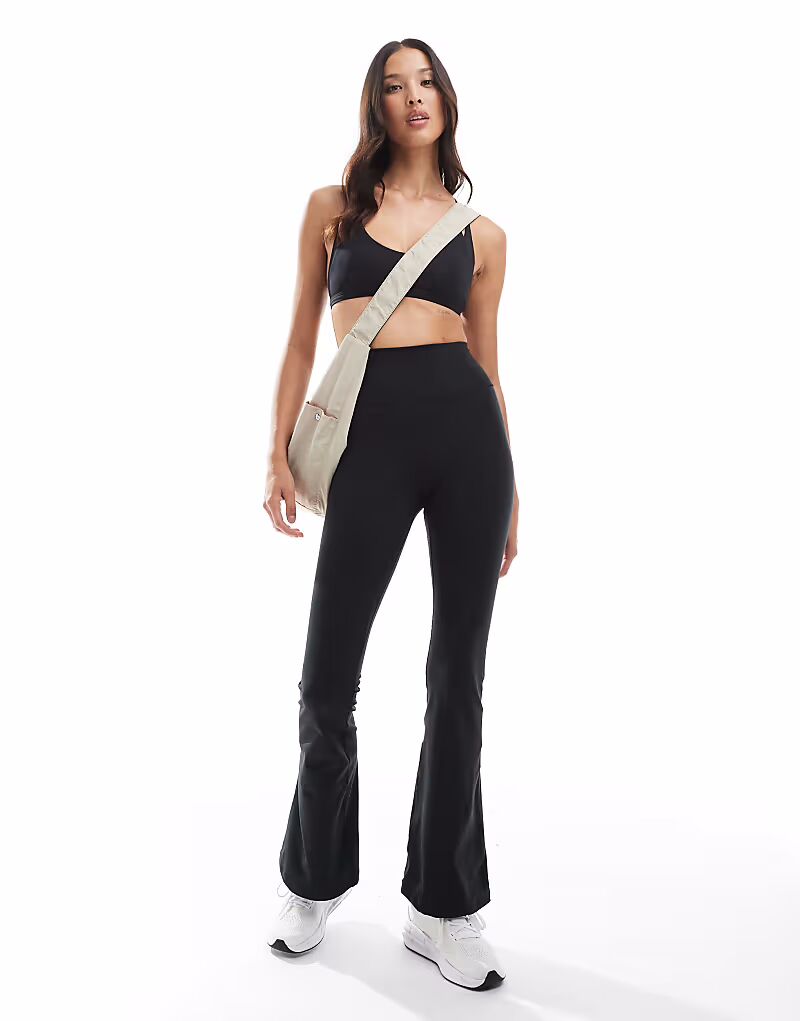 Леггинсы-клеш Adidas performance All me в черном / черном
Леггинсы-клеш Adidas performance All me в черном / черном