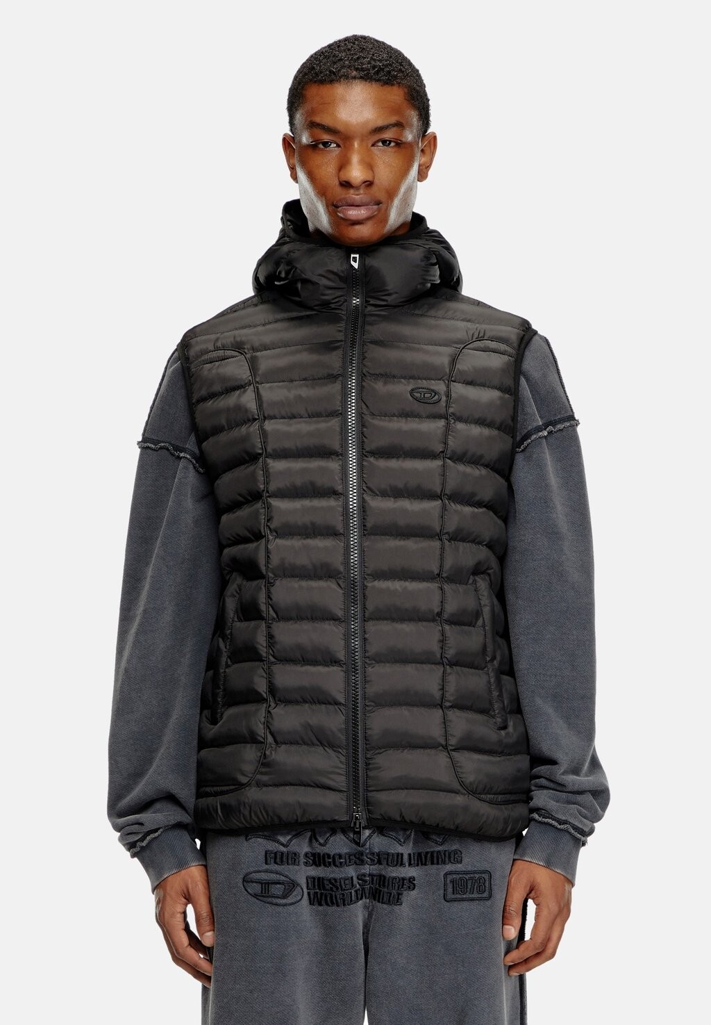 Жилет TEMPLE Diesel, черный
Жилет TEMPLE Diesel, черный