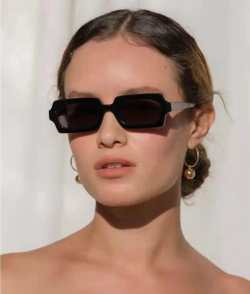 Солнцезащитные очки FEISEDY в стиле ретро, маленькие, прямоугольные, 90-х годов, для женщин и мужчин, модные узкие квадратные солнцезащитные очки B4067, Champagne
Солнцезащитные очки FEISEDY в стиле ретро, маленькие, прямоугольные, 90-х годов, для женщин и мужчин, модные узкие квадратные солнцезащитные очки B4067, Champagne