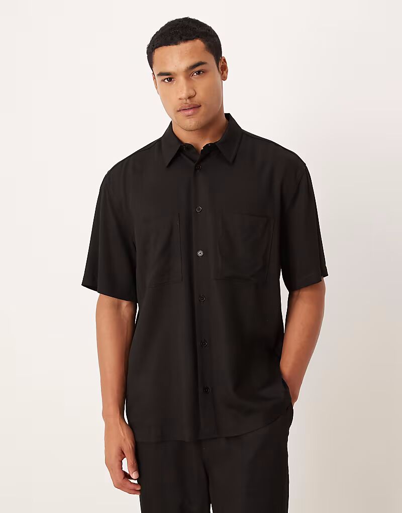 Свободная рубашка черного цвета Asos Design
Свободная рубашка черного цвета Asos Design