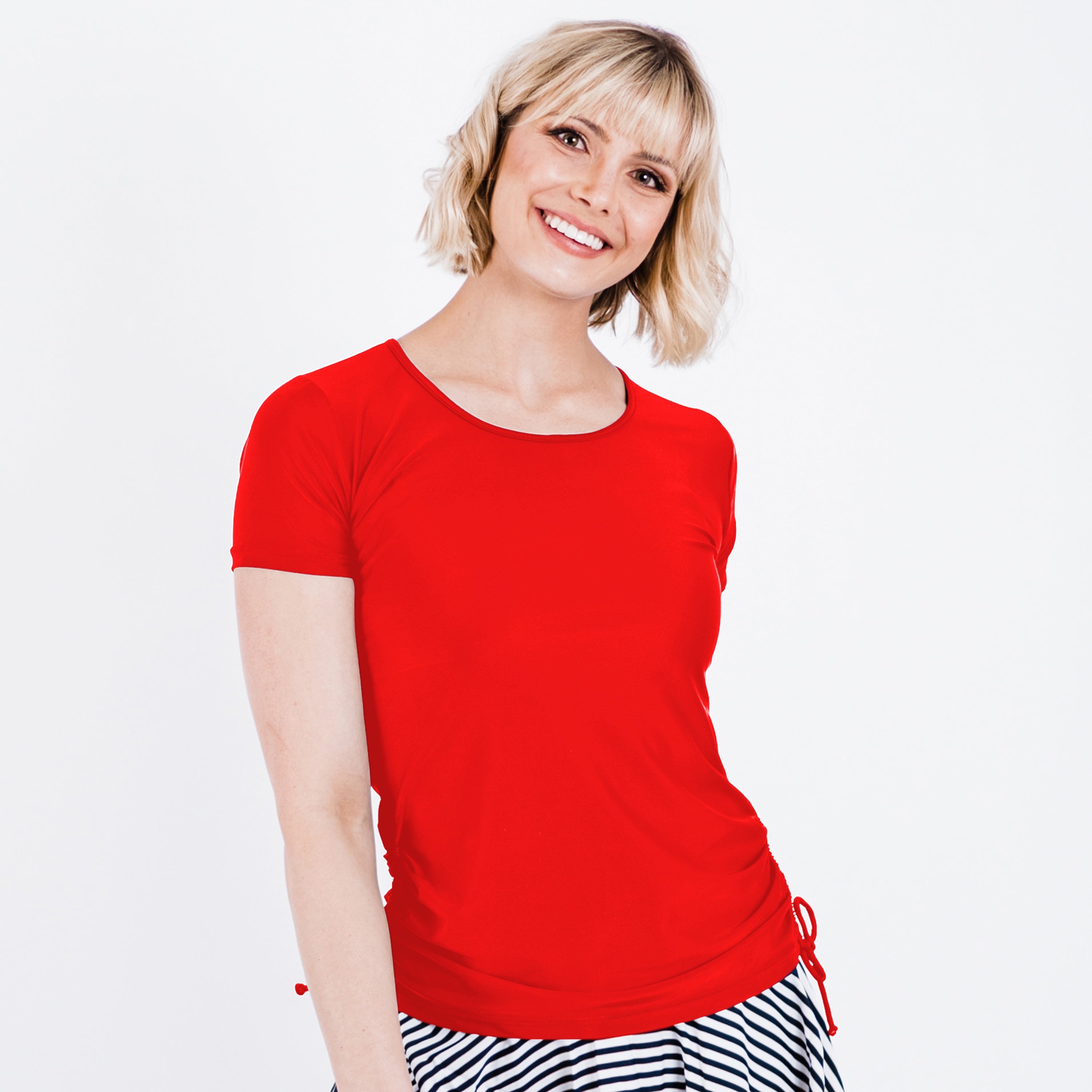 Женский купальник Adele с коротким рукавом Calypsa, ярко-красный (переработанный)
Женский купальник Adele с коротким рукавом Calypsa, ярко-красный (переработанный)