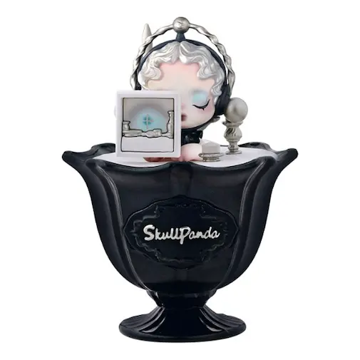 Фигурка Pop Mart SKULLPANDA The Feast Begins Series Scented Candle 'Fine Dining' Serect Edition
Фигурка Pop Mart SKULLPANDA The Feast Begins Series Scented Candle 'Fine Dining' Serect Edition