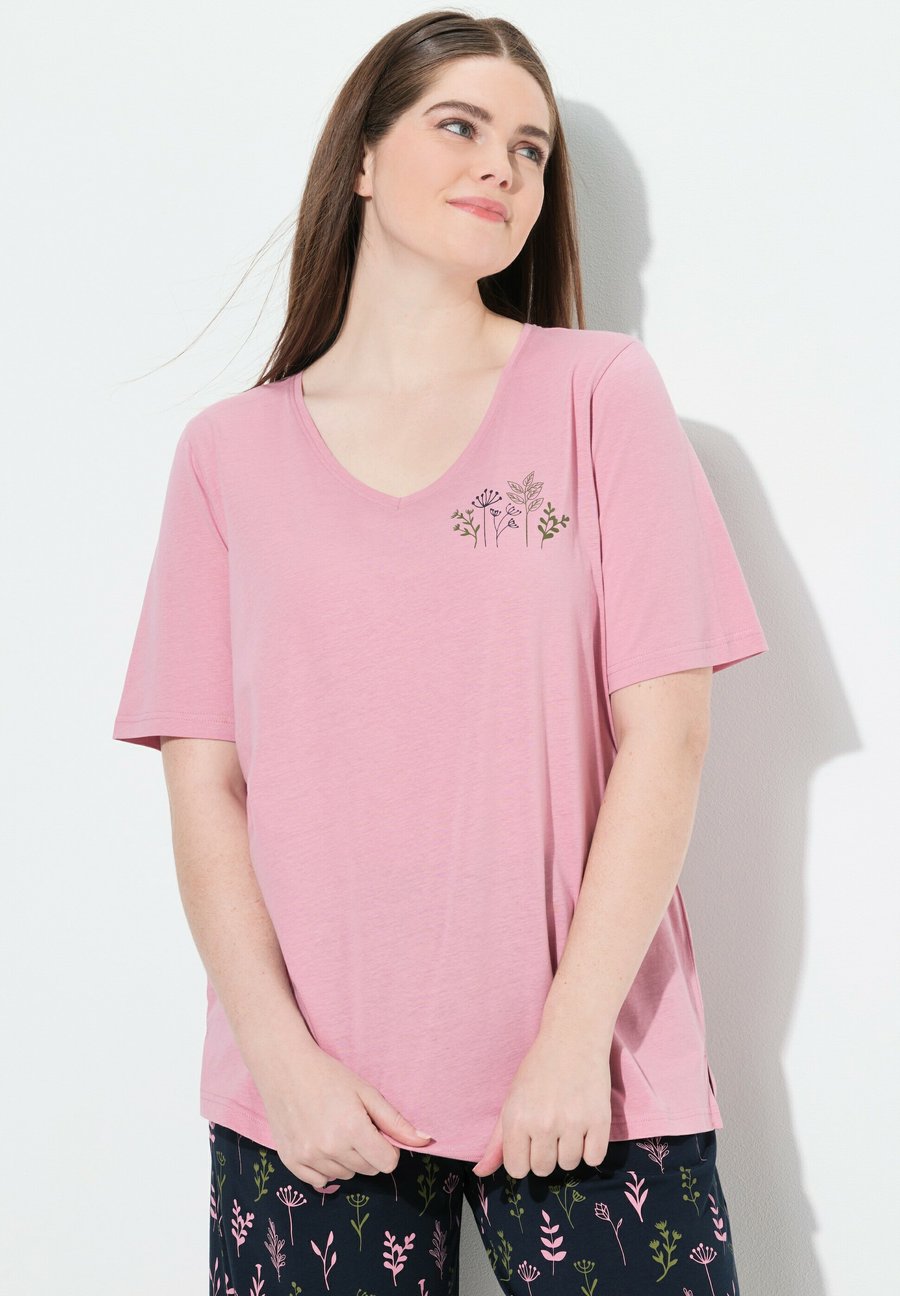 Пижамный топ Ulla Popken SHORT SLEEVE V-NECK, Dusty Rose/Light Pink
Пижамный топ Ulla Popken SHORT SLEEVE V-NECK, Dusty Rose/Light Pink