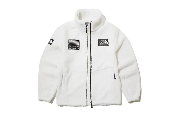 Бархатная куртка мужская белая The North Face, белый 
Бархатная куртка мужская белая The North Face, белый