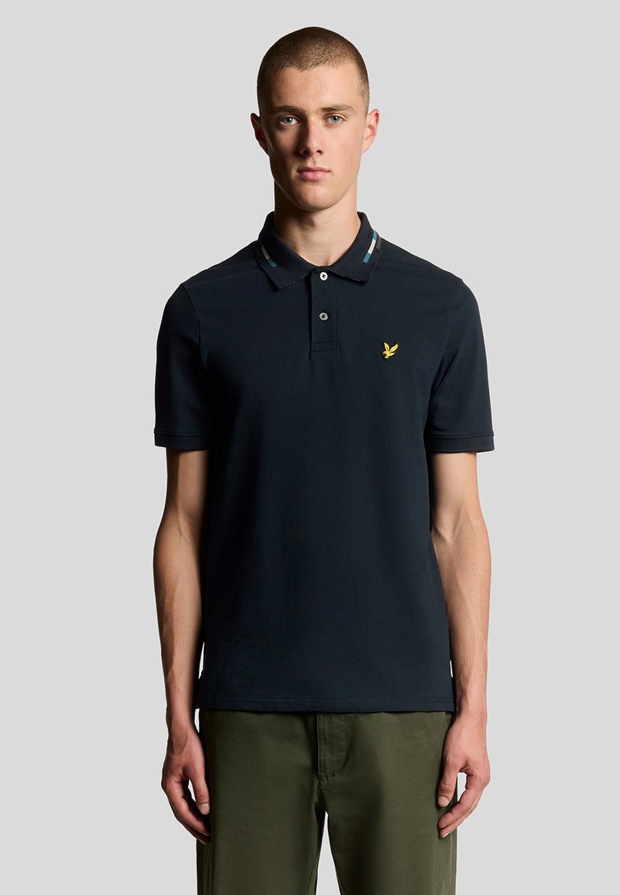 Поло Lyle & Scott SS TIPPED, X942 Dark Navy Foam/Dark Blue
Поло Lyle & Scott SS TIPPED, X942 Dark Navy Foam/Dark Blue