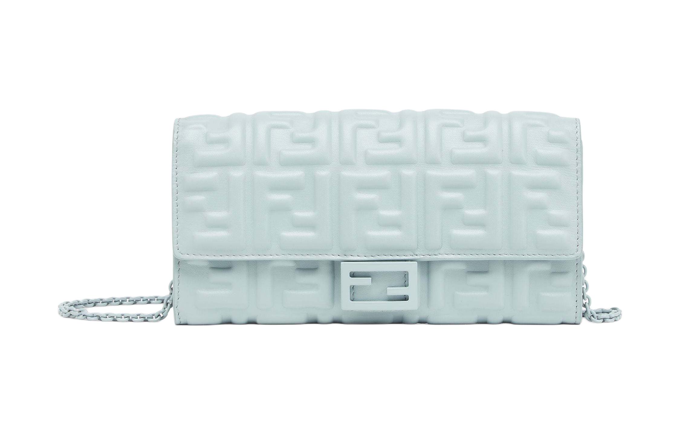 FENDI Сумка через плечо Baguette из кожи, кроссбоди, кошелек, женская, светло-голубая
FENDI Сумка через плечо Baguette из кожи, кроссбоди, кошелек, женская, светло-голубая