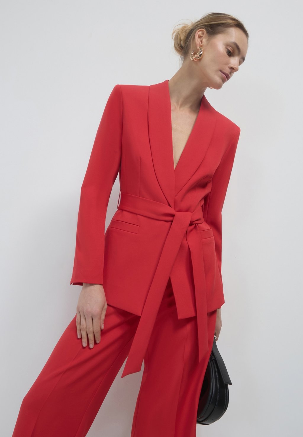 Блейзер MONOPETTO CON FUSCIACCA Calliope, темно-красный
Блейзер MONOPETTO CON FUSCIACCA Calliope, темно-красный