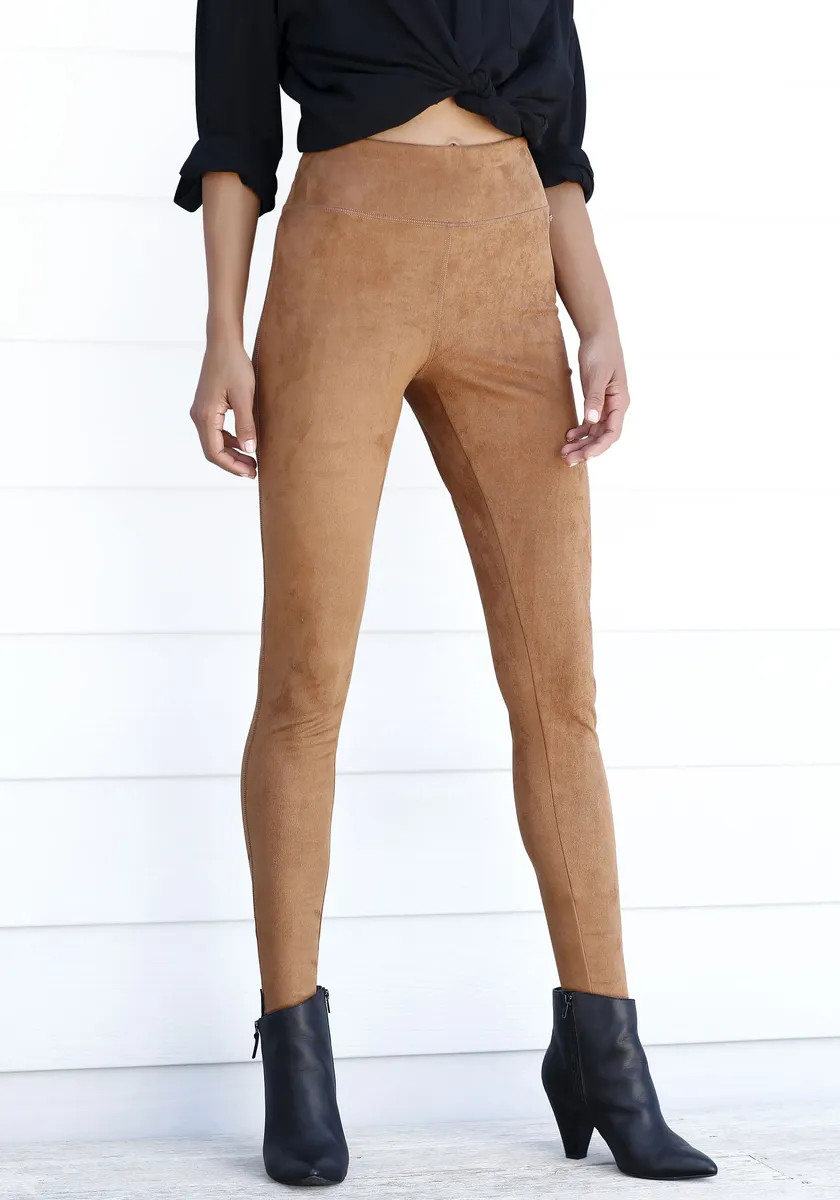 Леггинсы LASCANA, имитирующие замшу, цвет Camelfarben
Леггинсы LASCANA, имитирующие замшу, цвет Camelfarben