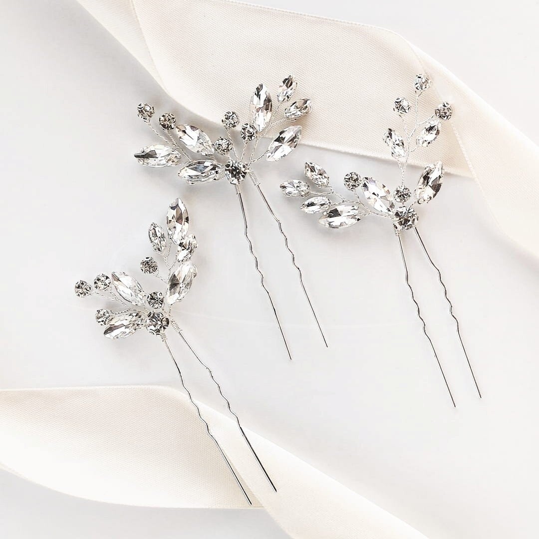 Набор свадебных булавок с цирконами и серебряным декором Kokonet
Набор свадебных булавок с цирконами и серебряным декором Kokonet