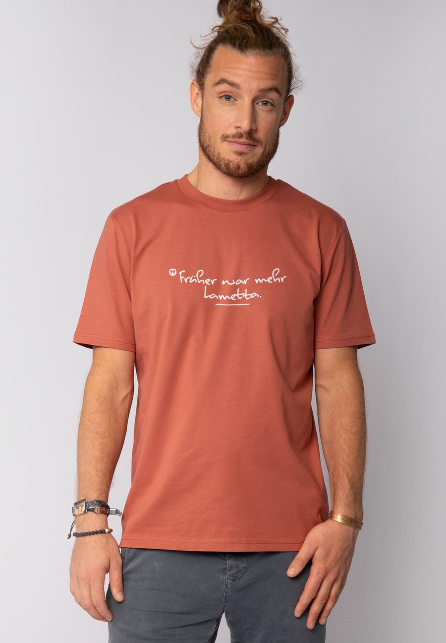 Футболка watapparel FRÜHER WAR MEHR LAMETTA, Heritage Brown/Brown, Коричневый, Футболка watapparel FRÜHER WAR MEHR LAMETTA, Heritage Brown/Brown
Футболка watapparel FRÜHER WAR MEHR LAMETTA, Heritage Brown/Brown, Коричневый, Футболка watapparel FRÜHER WAR MEHR LAMETTA, Heritage Brown/Brown