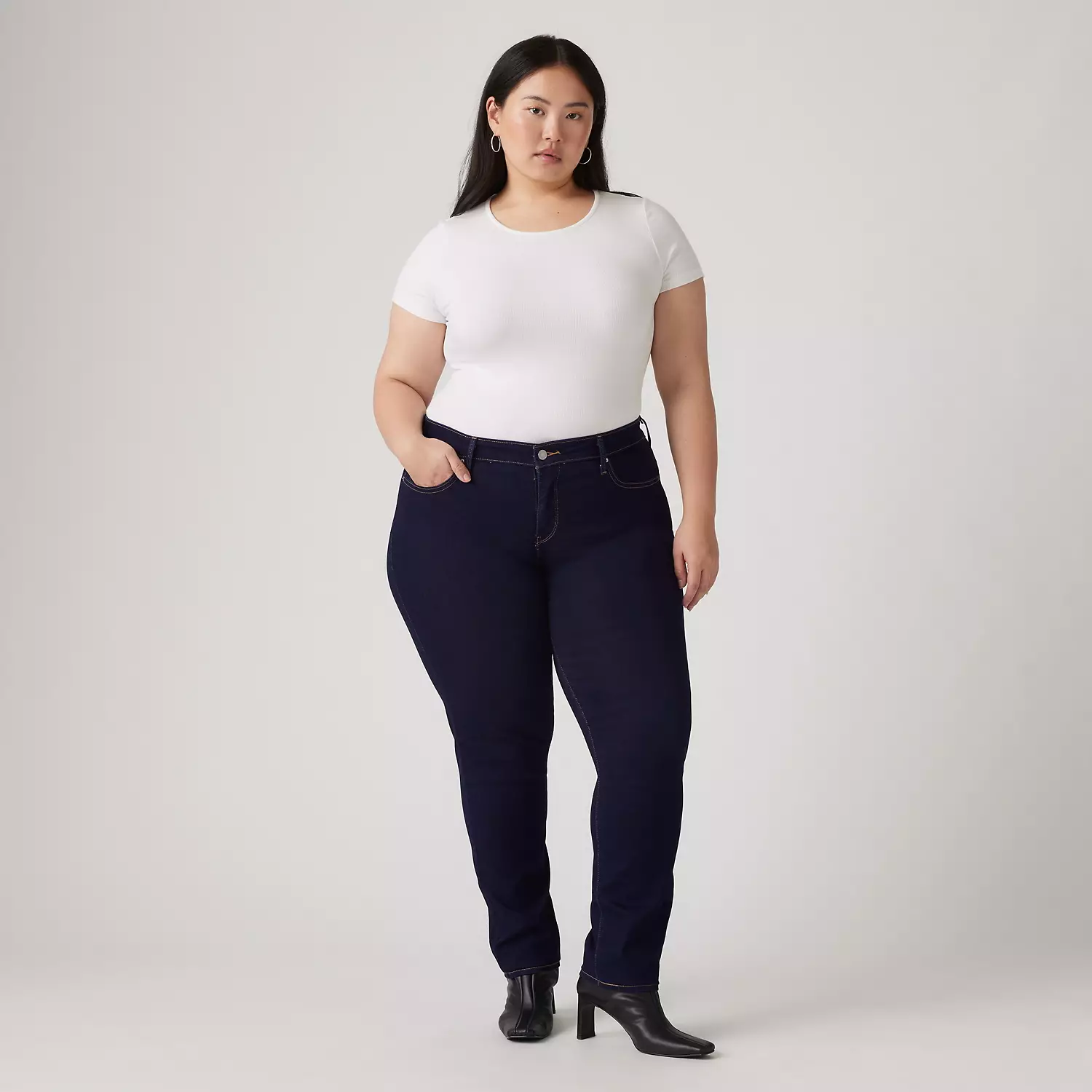 Джинсы женские Levi's
Джинсы женские Levi's