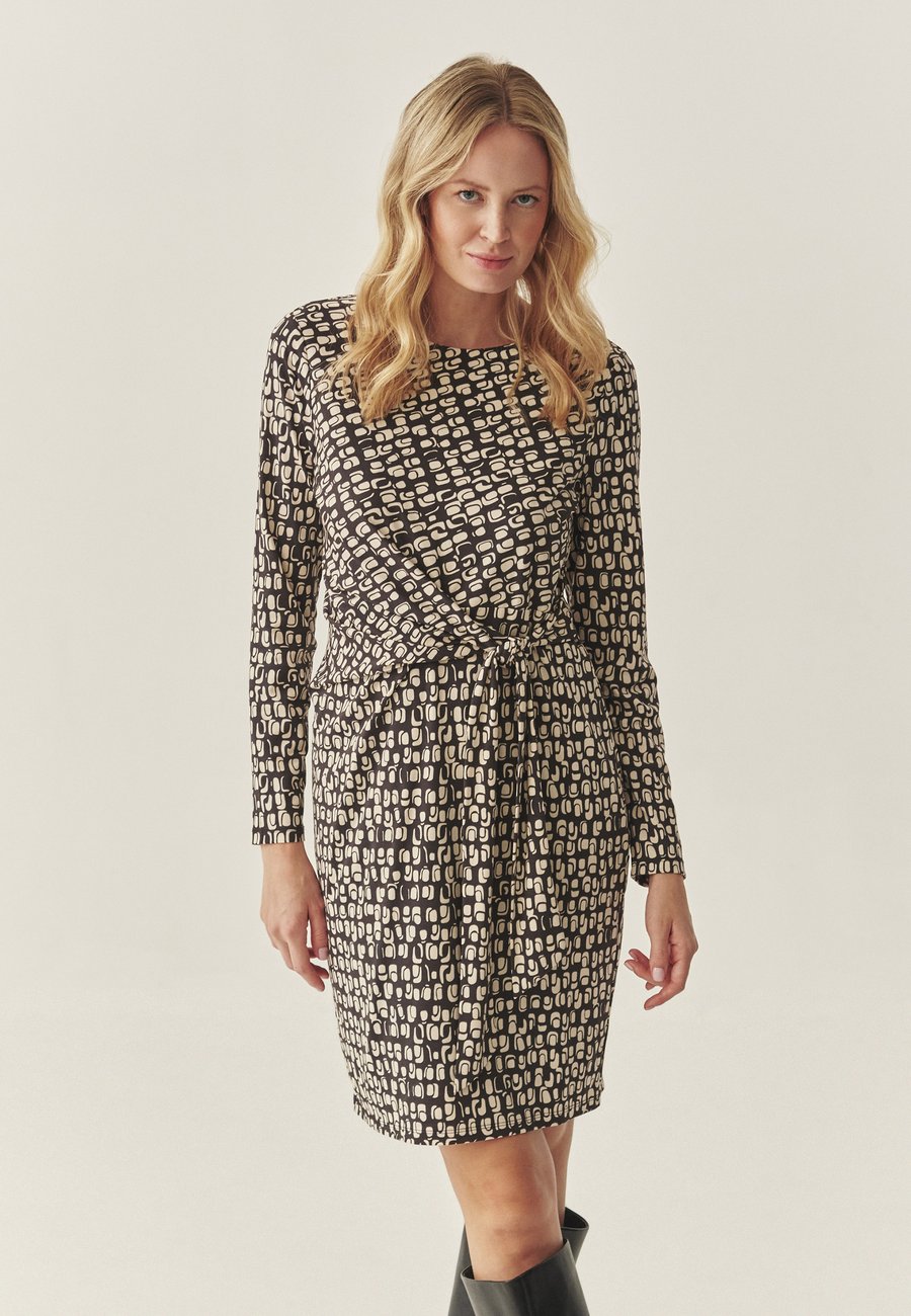 Платье TATUUM KILIG, Dark Chocolate/Dark Brown
Платье TATUUM KILIG, Dark Chocolate/Dark Brown