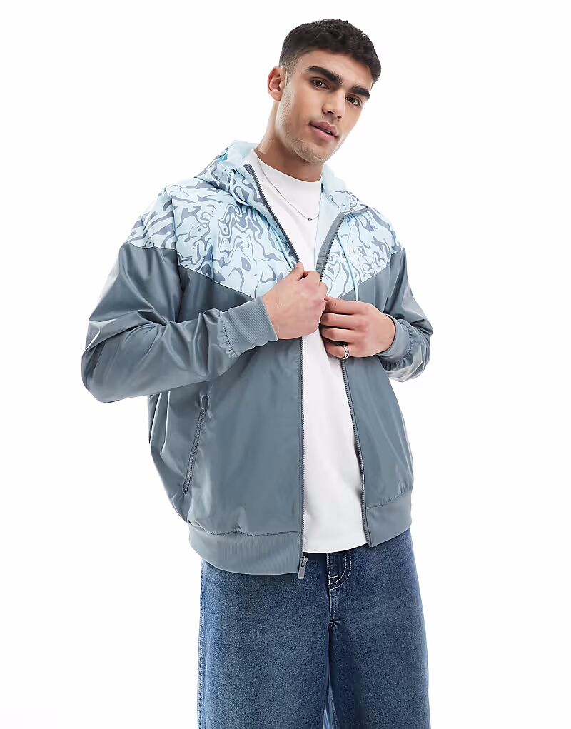 Многоцветная тканая куртка Nike
Многоцветная тканая куртка Nike