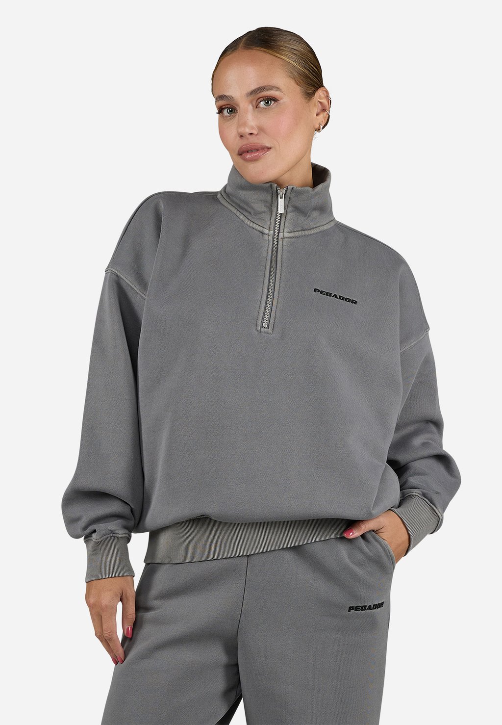 Толстовка NAYA OVERSIZED HALFZIP Pegador, серый
Толстовка NAYA OVERSIZED HALFZIP Pegador, серый