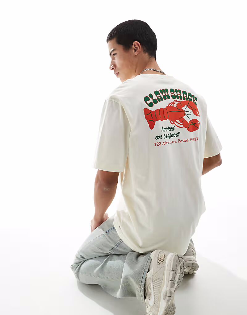 Футболка свободного кроя ONLY & SONS с принтом на спине в виде когтевой хижины бежевого цвета
Футболка свободного кроя ONLY & SONS с принтом на спине в виде когтевой хижины бежевого цвета