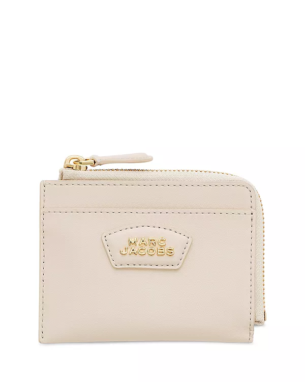 Повседневный кожаный кошелек на молнии сверху Marc Jacobs, белый
Повседневный кожаный кошелек на молнии сверху Marc Jacobs, белый