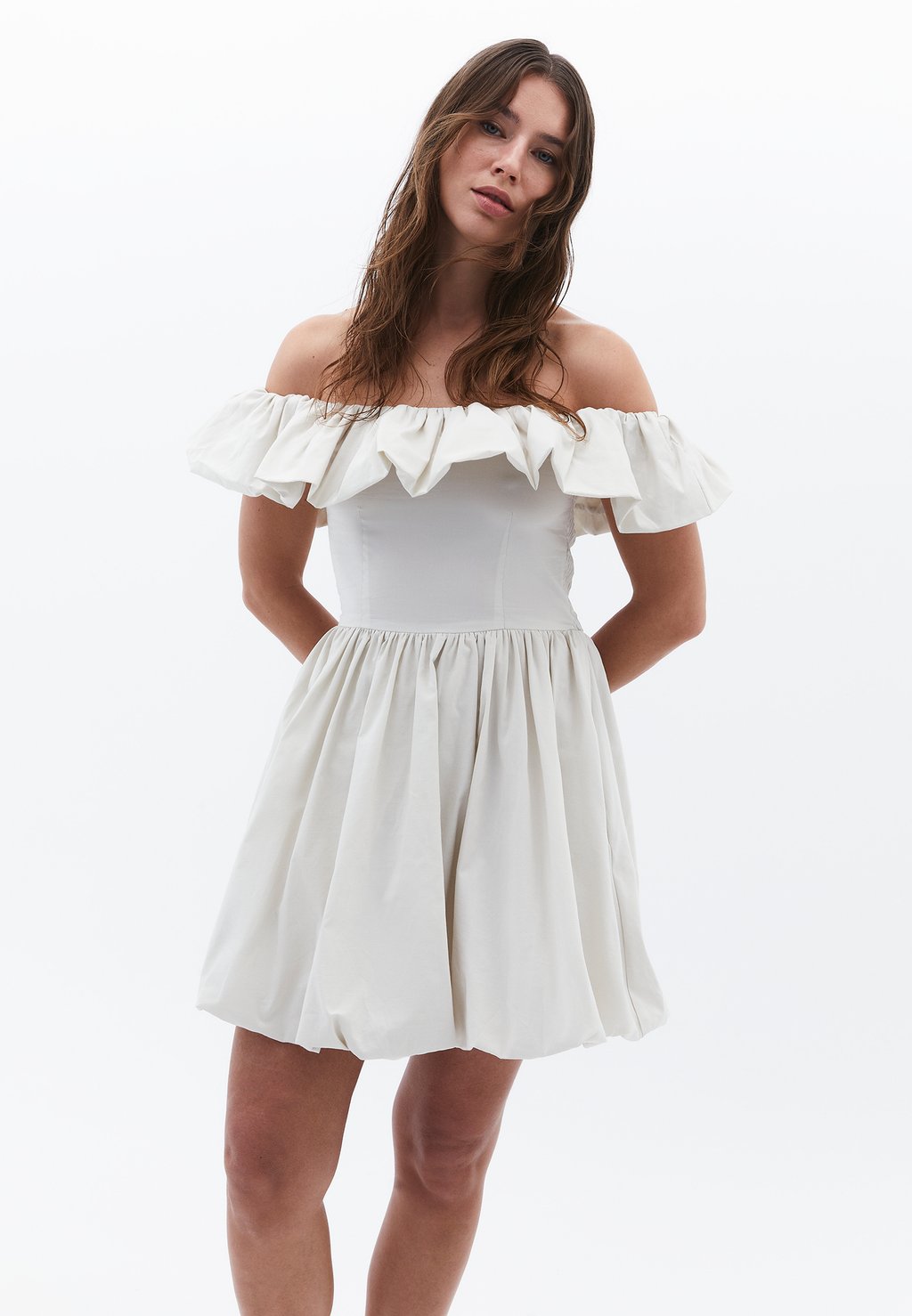 Повседневное платье MIT BALLONSCHNITT OXXO, бежевый
Повседневное платье MIT BALLONSCHNITT OXXO, бежевый