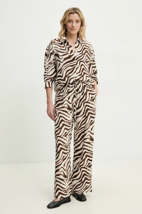 Рубашка и брюки Answear.Lab, коричневый
Рубашка и брюки Answear.Lab, коричневый