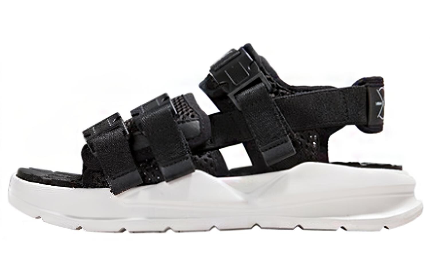 Пляжные сандалии мужские черные/белые Xtep
Пляжные сандалии мужские черные/белые Xtep