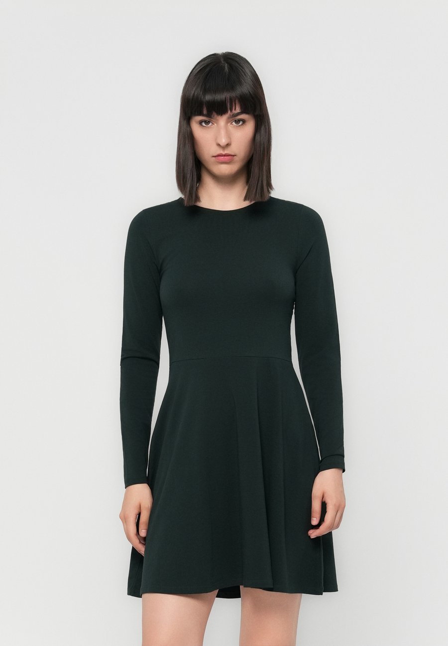 Платье ONLY ONLTAXI DRESS, Scarab/Dark Green
Платье ONLY ONLTAXI DRESS, Scarab/Dark Green