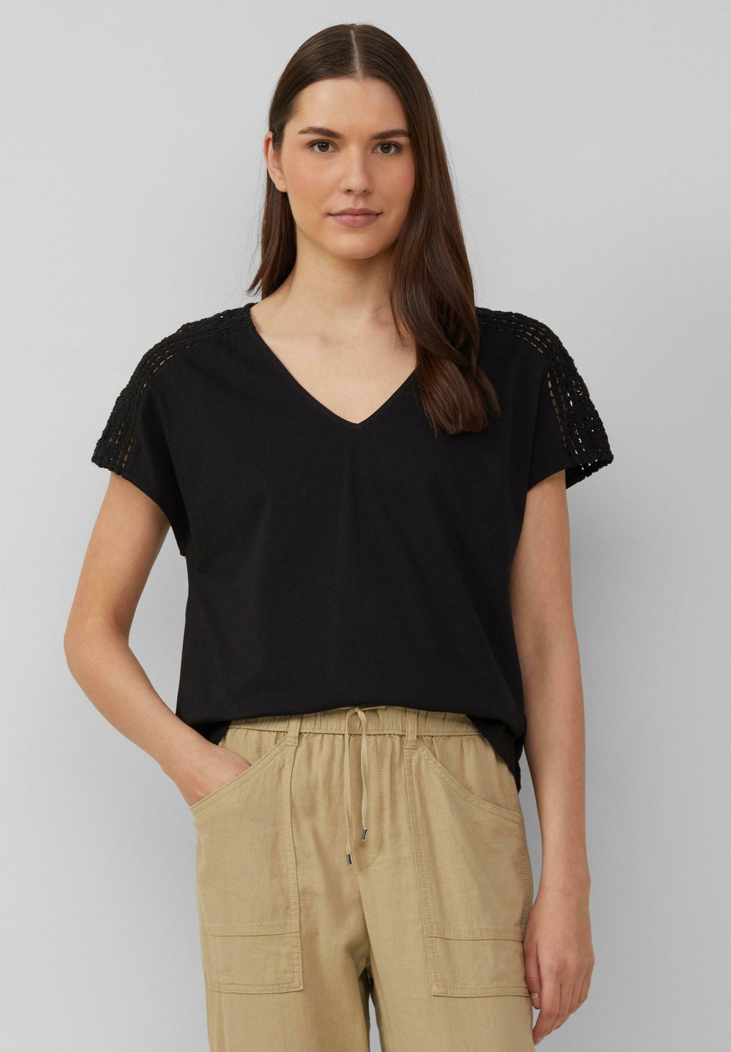 Базовая футболка s.Oliver, черный
Базовая футболка s.Oliver, черный