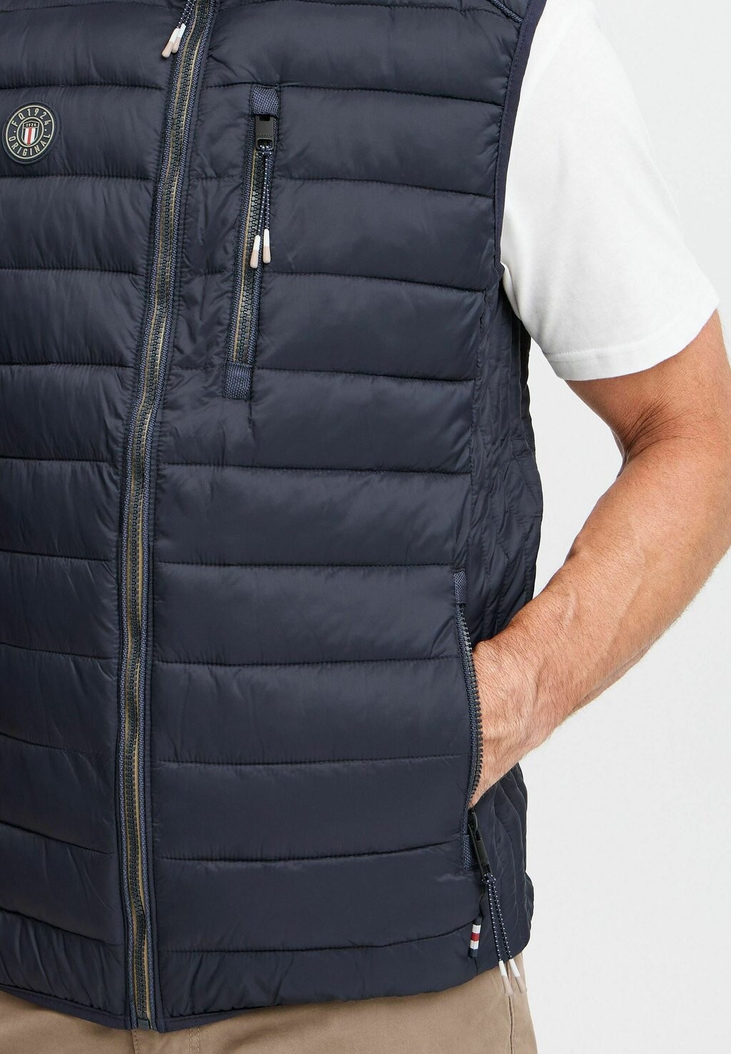 Жилет VINNCENT FQ1924, темно-синий
Жилет VINNCENT FQ1924, темно-синий