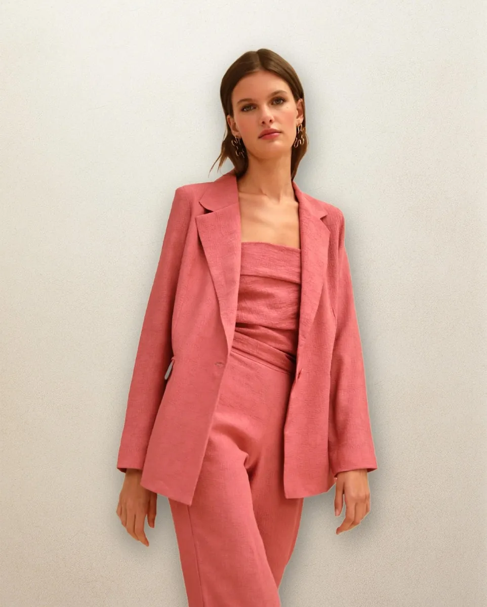 Однотонный женский блейзер с застежкой на пуговицы и воротником с лацканами Noon, розовый
Однотонный женский блейзер с застежкой на пуговицы и воротником с лацканами Noon, розовый