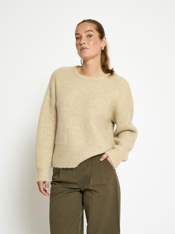 Свитер в цвете туманный песок Peppercorn
Свитер в цвете туманный песок Peppercorn