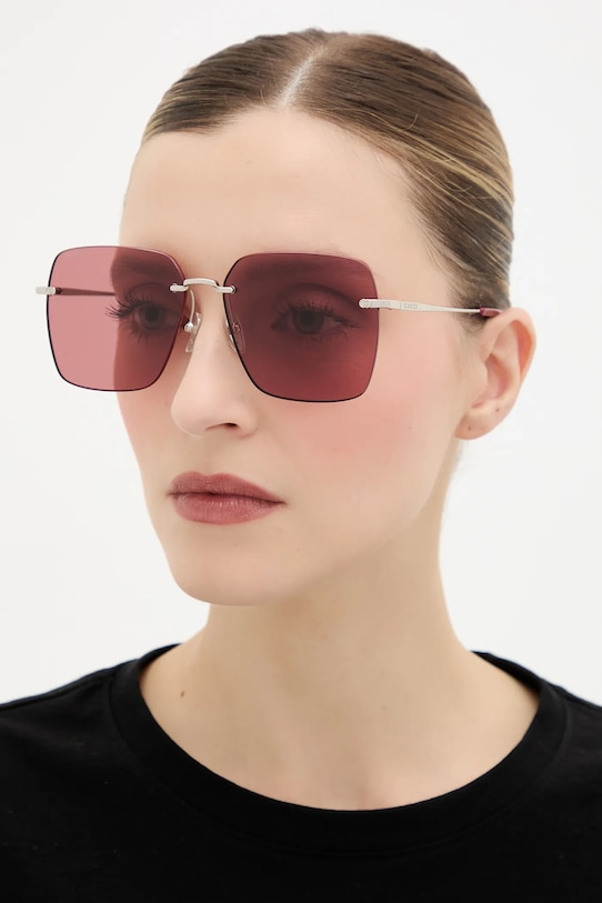 Солнцезащитные очки Gucci, серебряный
Солнцезащитные очки Gucci, серебряный