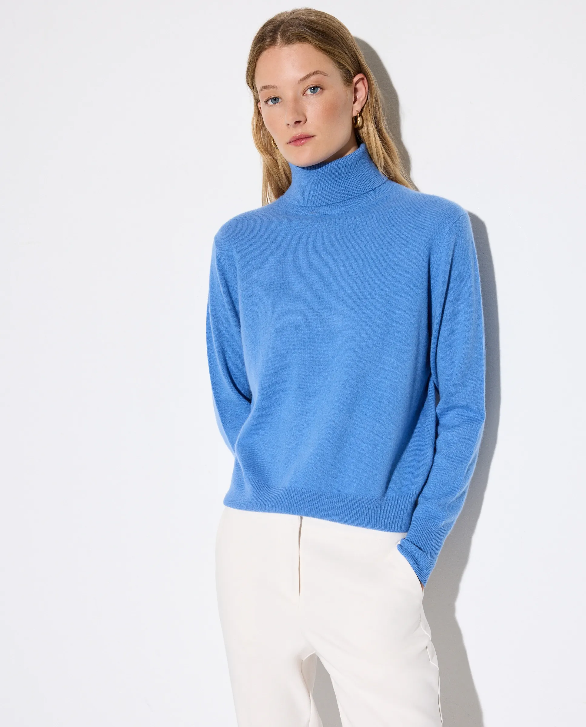 Женский свитер с высоким воротником Woman El Corte Inglés, синий
Женский свитер с высоким воротником Woman El Corte Inglés, синий