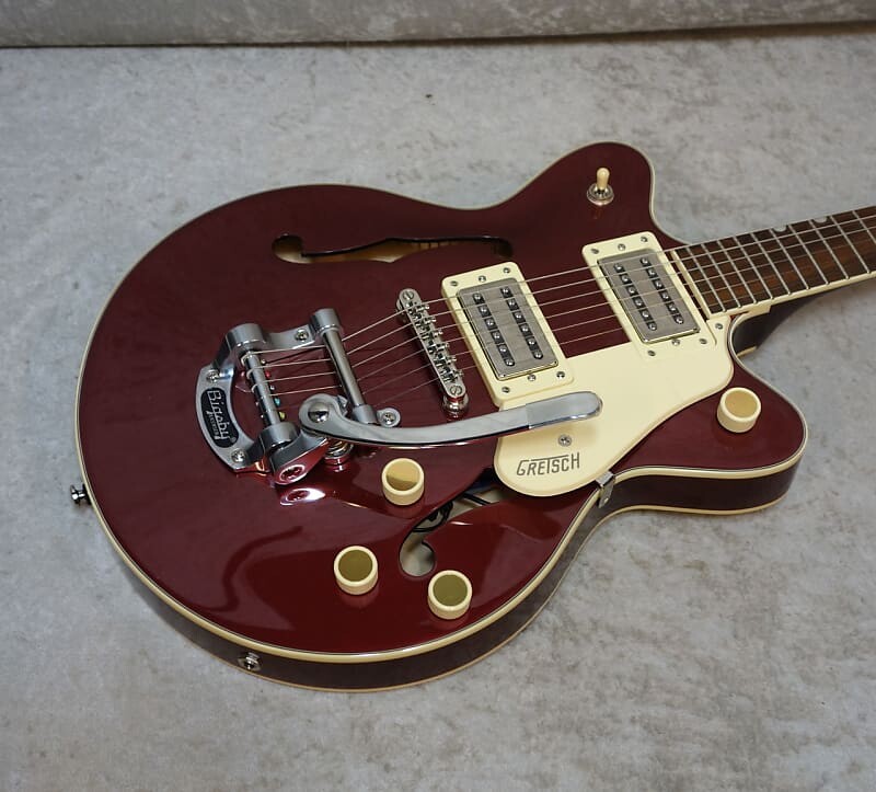 Электрогитара In Stock! 2023 Gretsch G2655T Streamliner Center Block Jr. guitar in Brandywine
Электрогитара In Stock! 2023 Gretsch G2655T Streamliner Center Block Jr. guitar in Brandywine