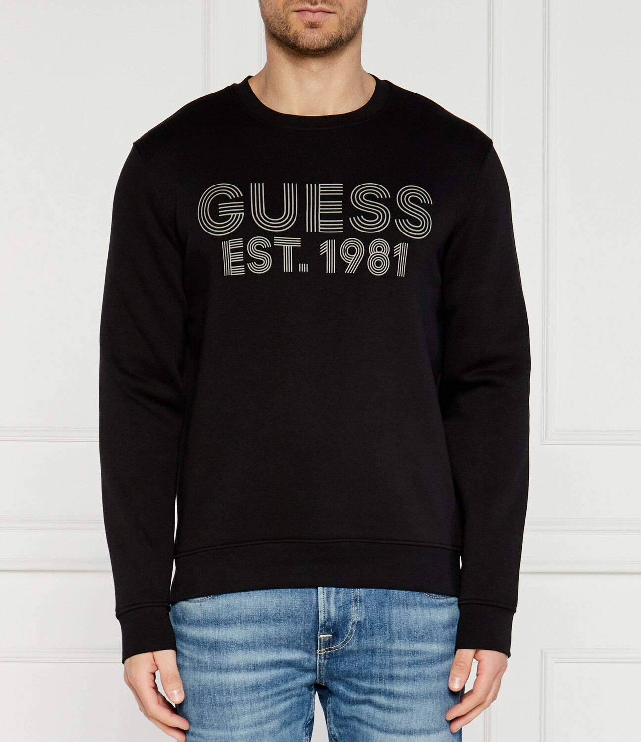 Толстовка GUESS Slim Fit, черный 
Толстовка GUESS Slim Fit, черный