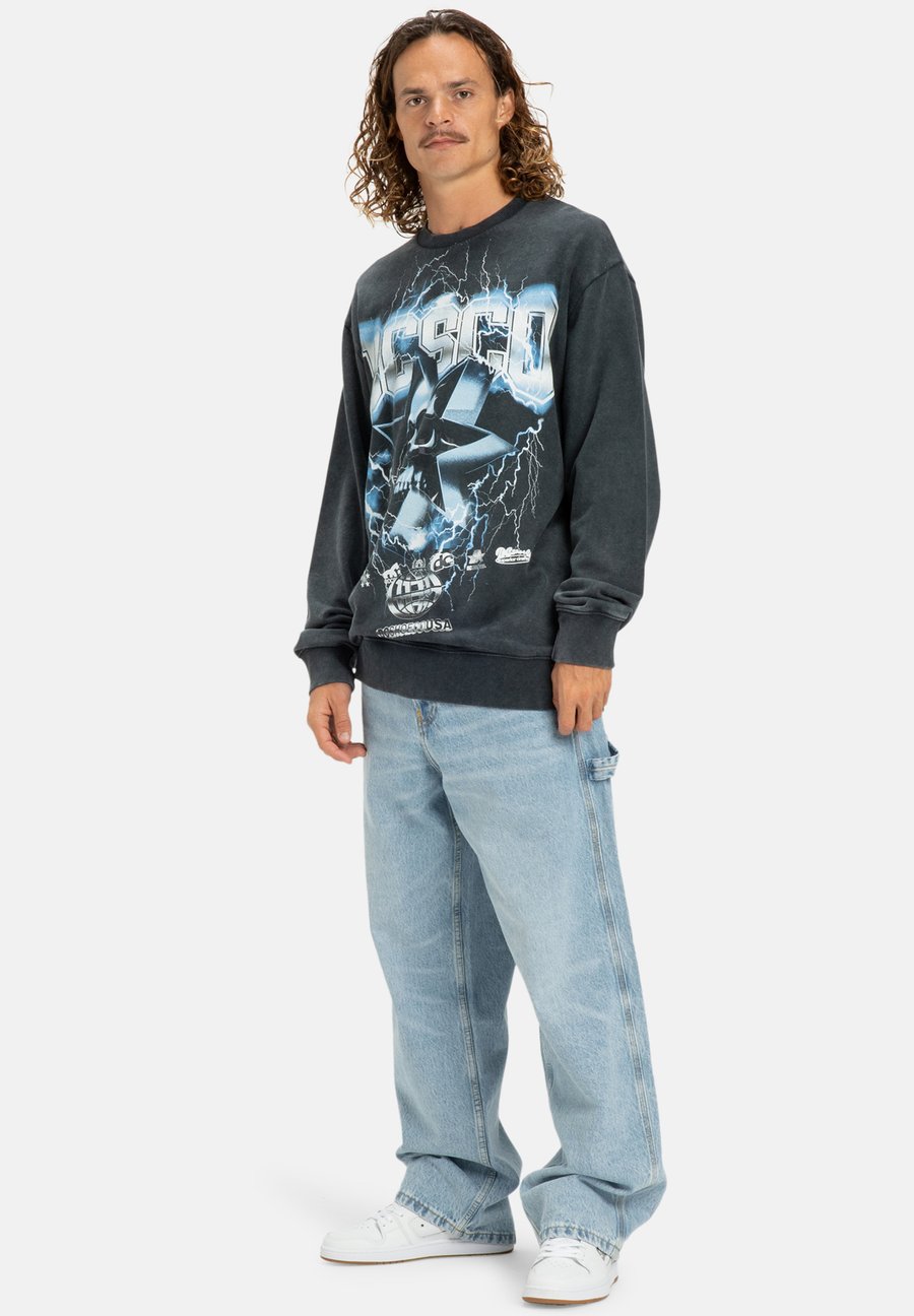 Толстовка DC Shoes SKULL SHOCK CREW, Black
Толстовка DC Shoes SKULL SHOCK CREW, Black