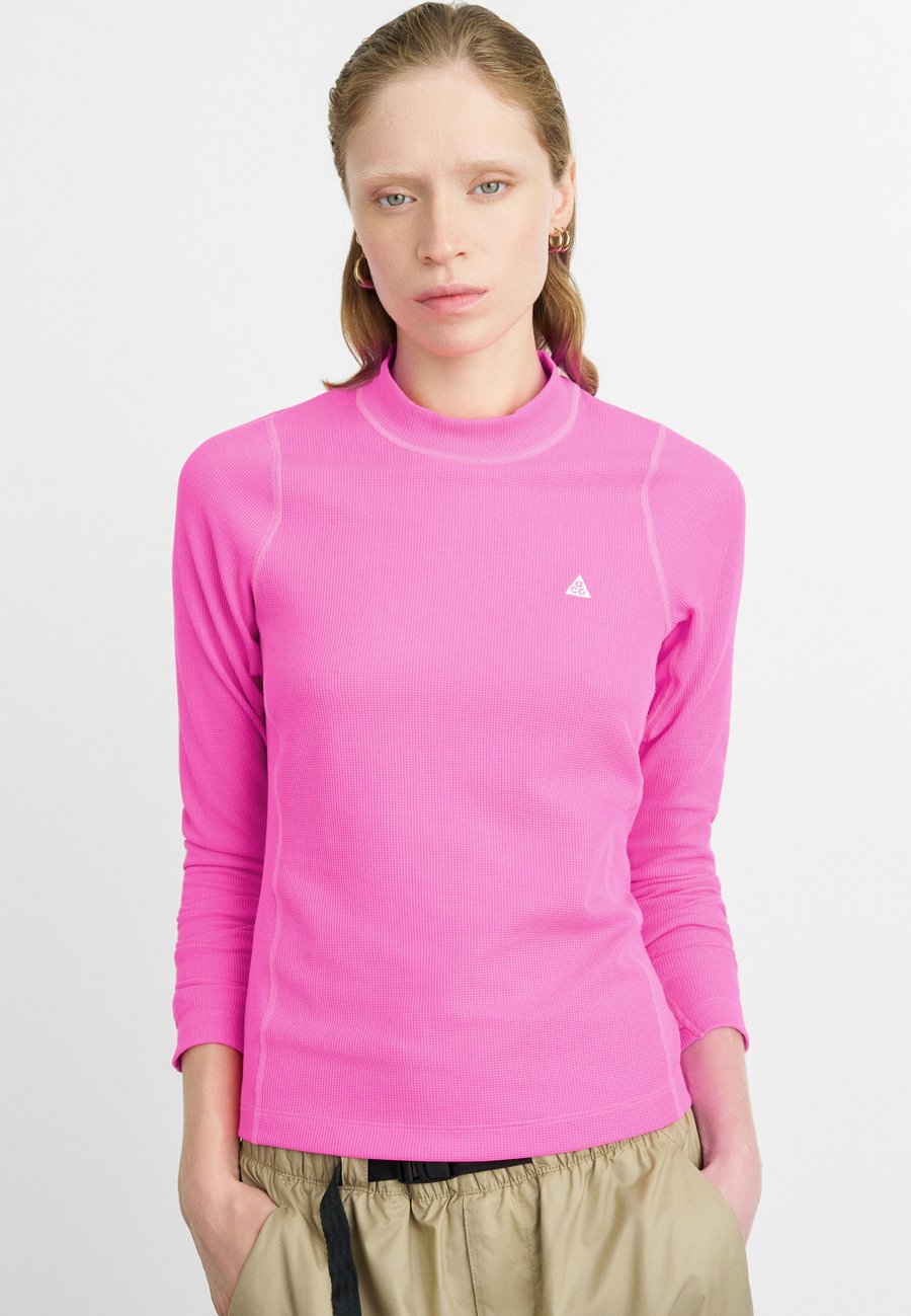 Топ Nike ACG Long sleeved top, Hyper Pink/Summit White/Pink
Топ Nike ACG Long sleeved top, Hyper Pink/Summit White/Pink