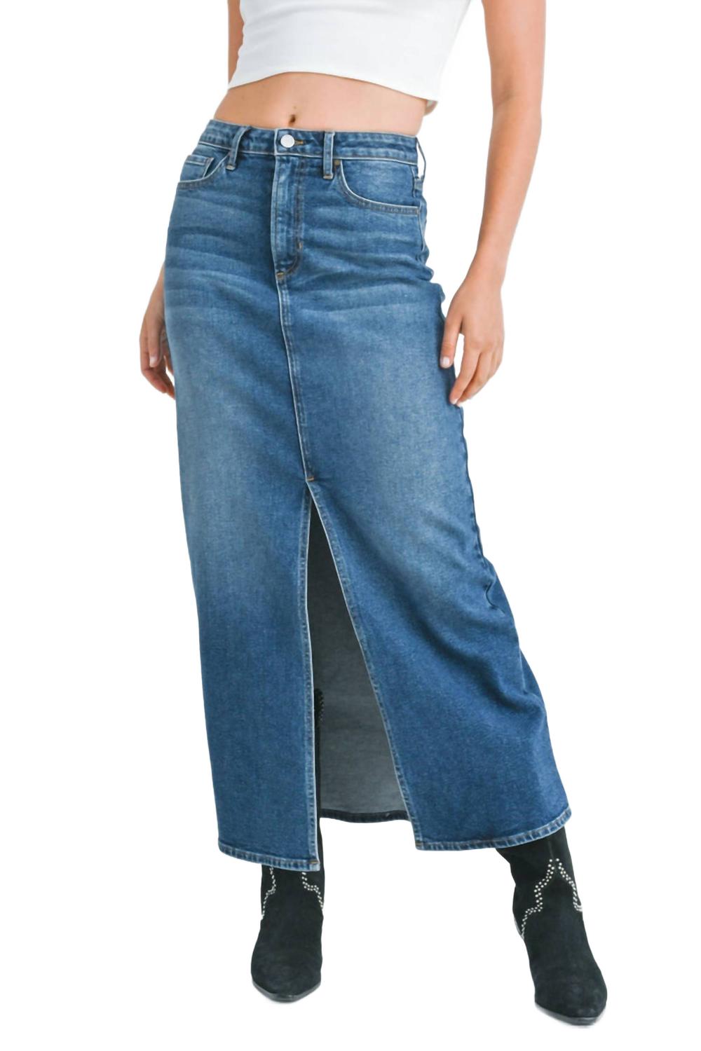 Классическая миди-юбка в среднем дениме JUST BLACK DENIM, Medium Denim
Классическая миди-юбка в среднем дениме JUST BLACK DENIM, Medium Denim