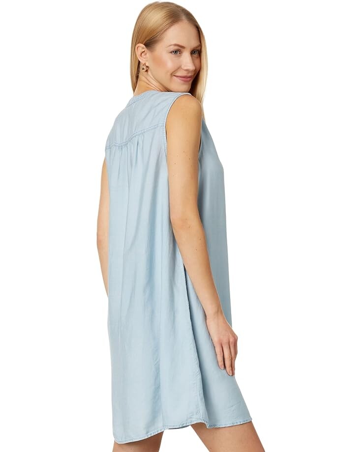 Платье Vince Camuto V-Neck Sleeveless Dress, цвет Arctic Surf
Платье Vince Camuto V-Neck Sleeveless Dress, цвет Arctic Surf