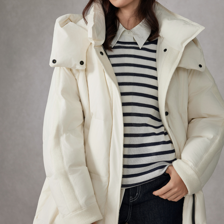 ELLE Пуховик женский Ecru с капюшоном утепленный
ELLE Пуховик женский Ecru с капюшоном утепленный