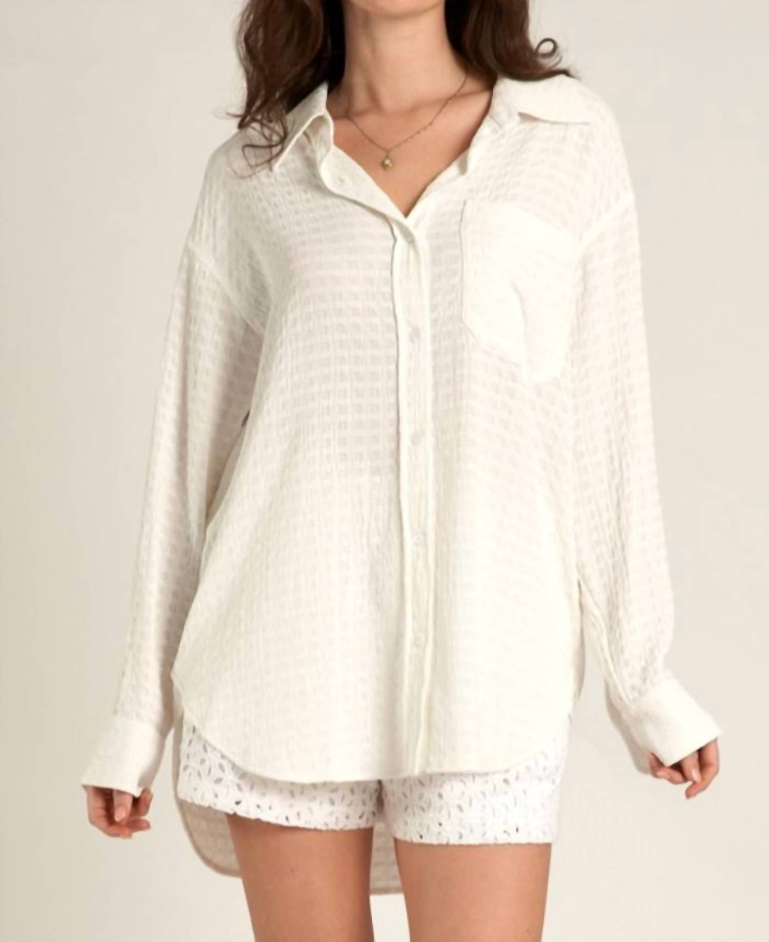 Рубашка на пуговицах в полоску белого цвета EN CREME
Рубашка на пуговицах в полоску белого цвета EN CREME