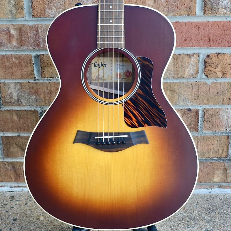 Акустическая гитара Taylor AD12e-SB
Акустическая гитара Taylor AD12e-SB
