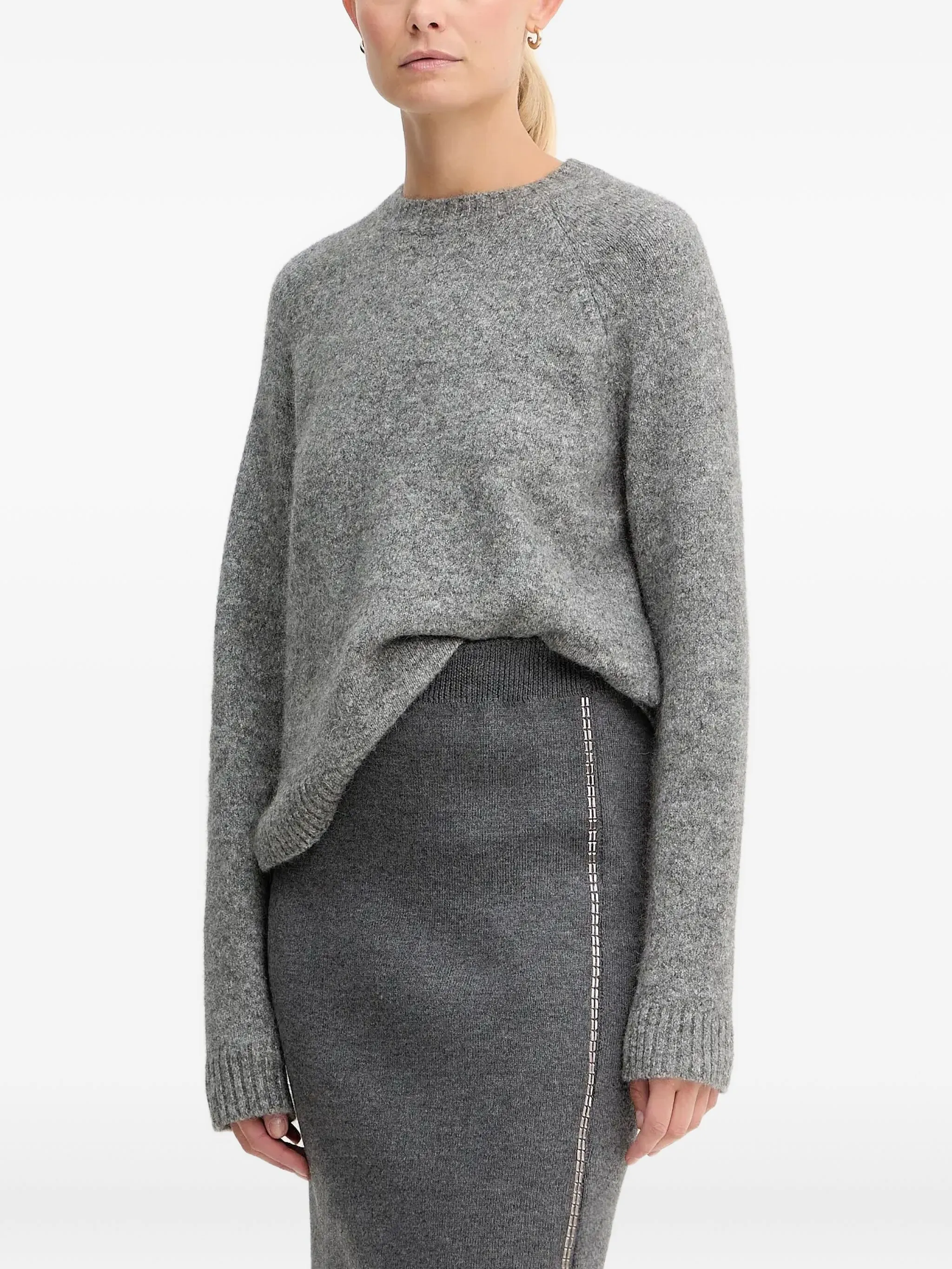 Свитер в рубчик с круглым вырезом Boss, серый
Свитер в рубчик с круглым вырезом Boss, серый