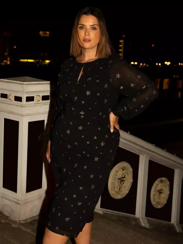 Платье Live Unlimited Curve Metallic Star, черный
Платье Live Unlimited Curve Metallic Star, черный