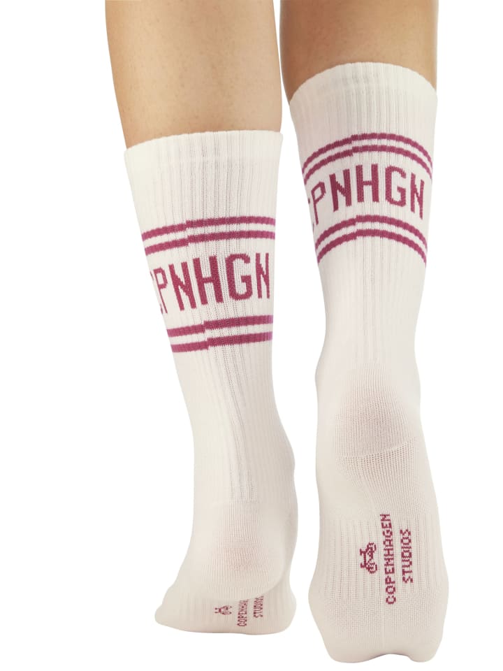 Copenhagen Studios Длинные носки, размер 2X, кремово-белые с ягодным рисунком
Copenhagen Studios Длинные носки, размер 2X, кремово-белые с ягодным рисунком