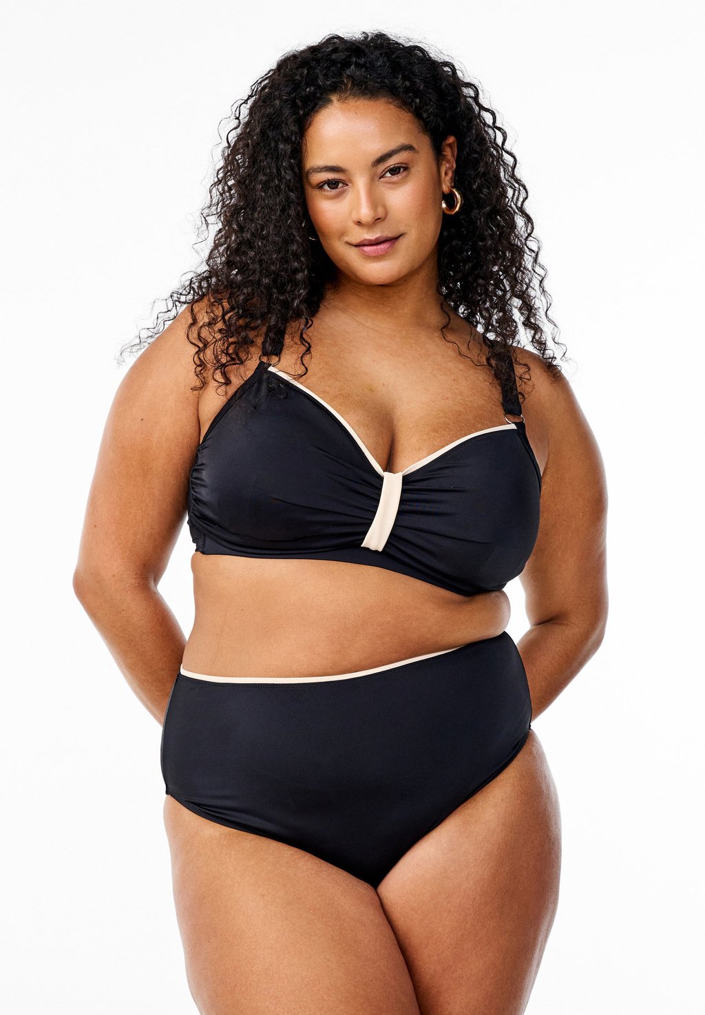 Плавки бикини TAI MIT HOHEM BUND Zizzi, черный
Плавки бикини TAI MIT HOHEM BUND Zizzi, черный