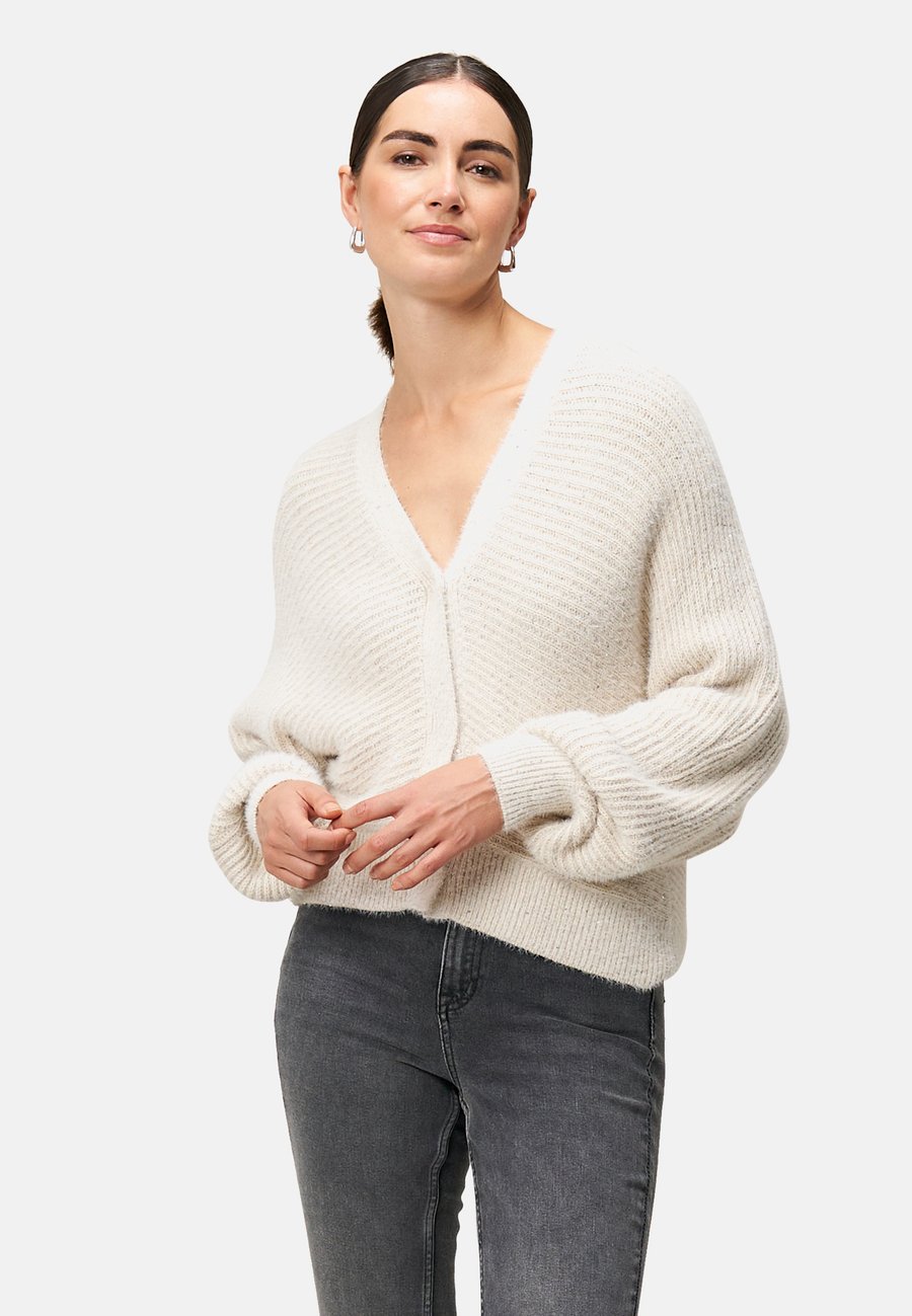 Кардиган zero MIT PAILLETTEN, Creambeige/White
Кардиган zero MIT PAILLETTEN, Creambeige/White
